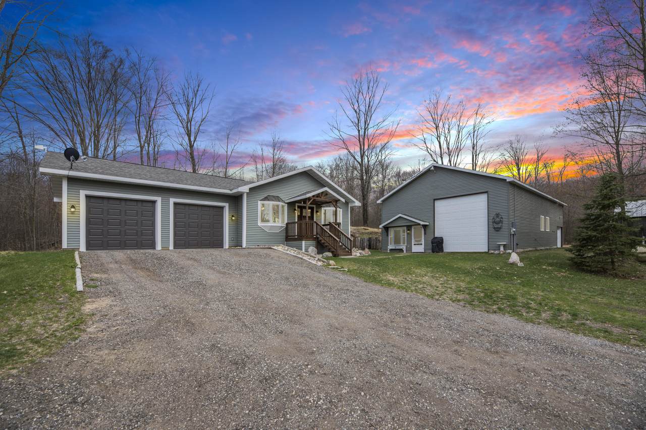 8747 E 8 Mile Rd - Photo 1 8747 E 8 Mile Rd - Photo 1