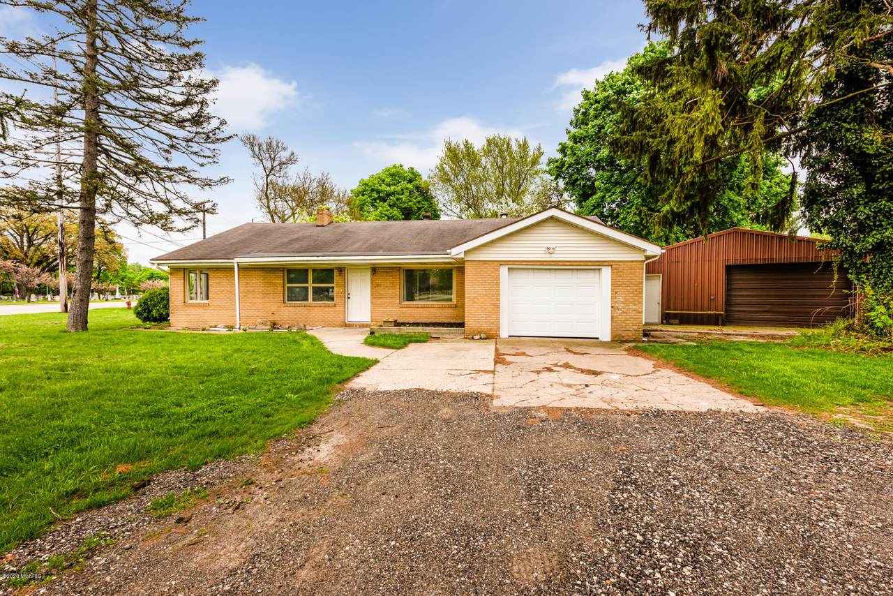 2922 Niles Road - Photo 1