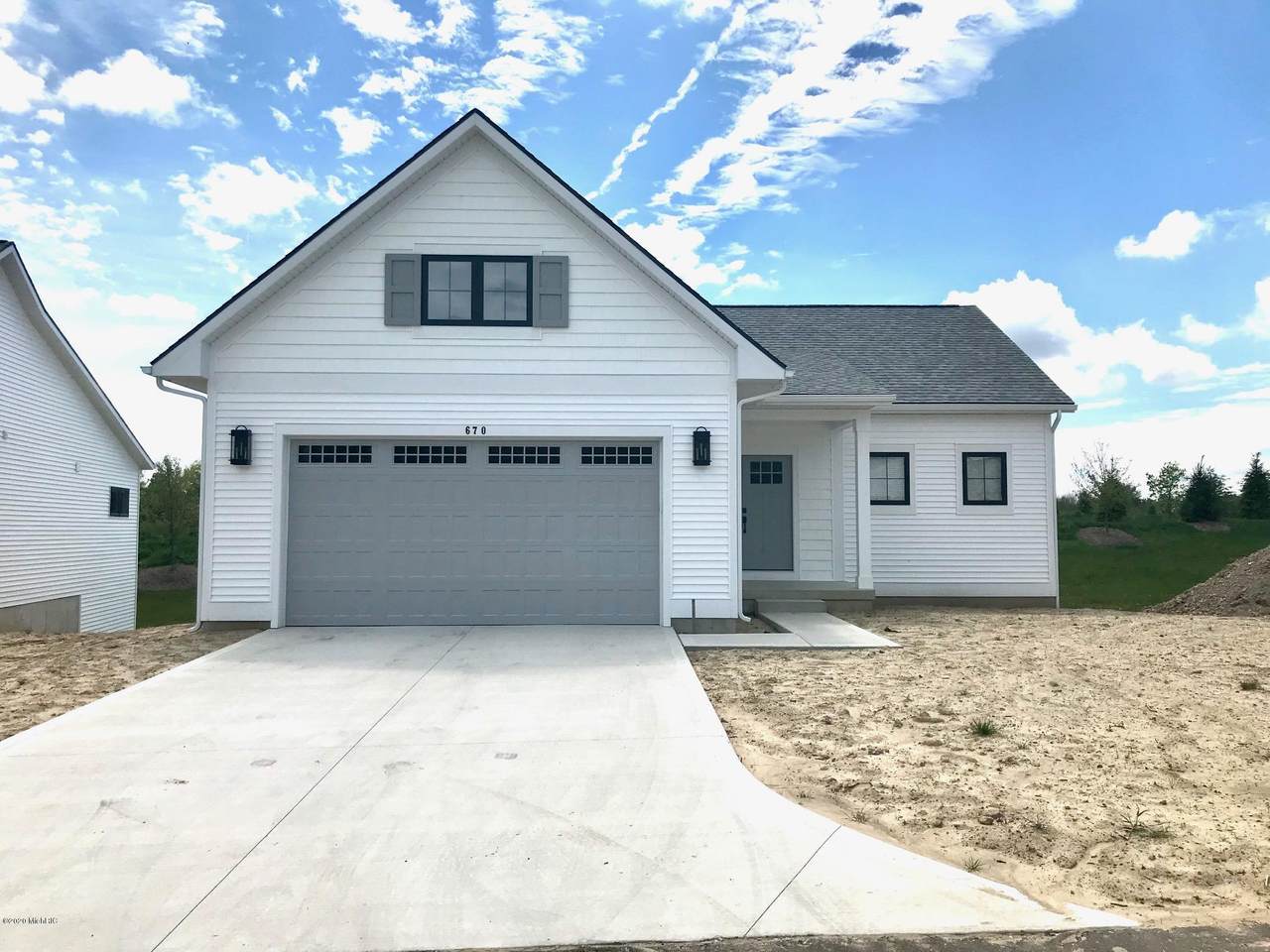 724 Stonebriar Circle - Photo 1