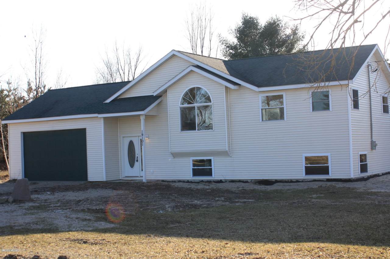 19101 35th Avenue - Photo 1