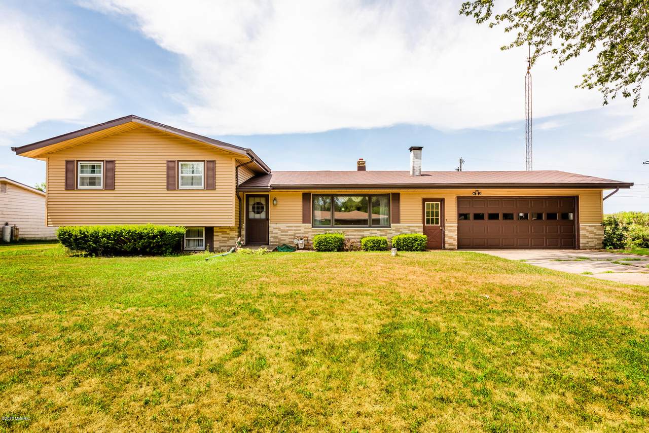 5560 Walleye Drive - Photo 1