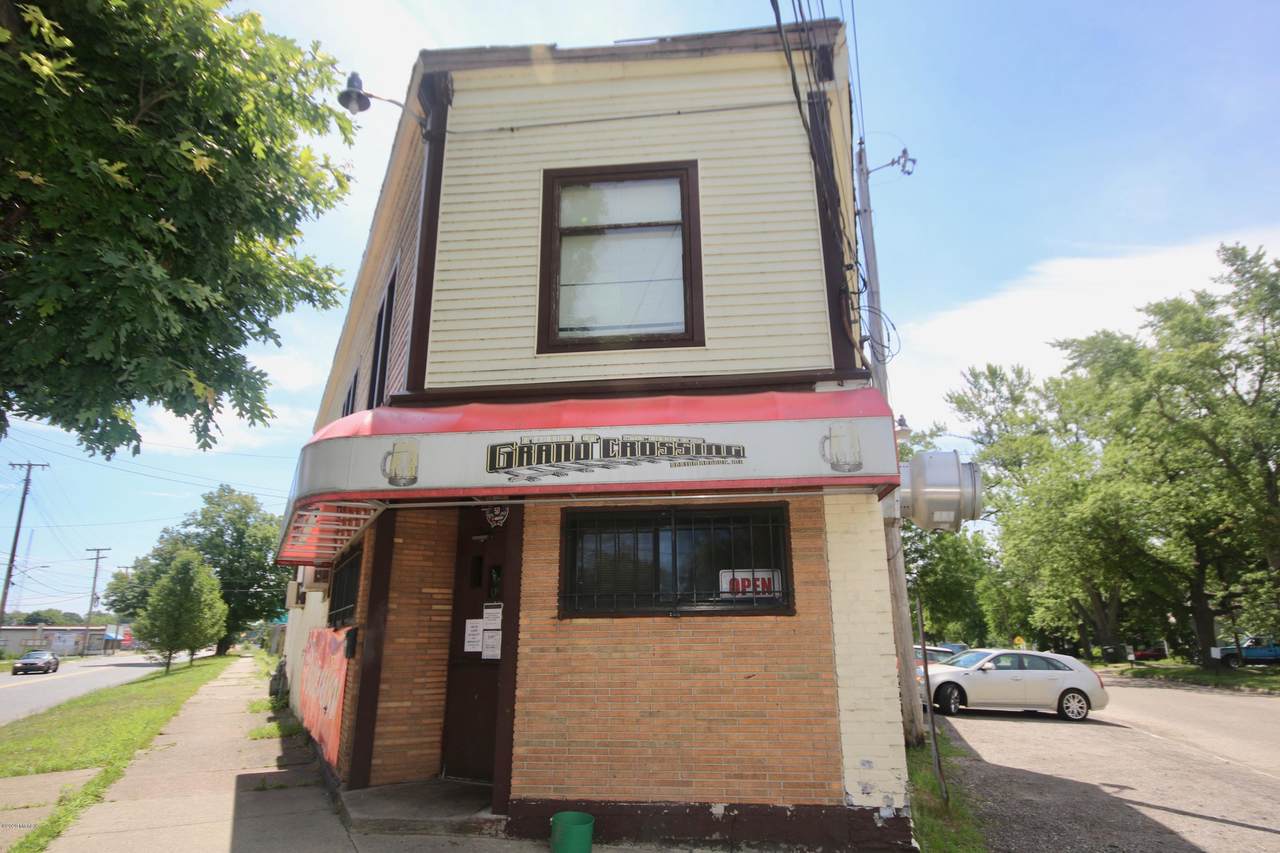 1010 Pipestone Street - Photo 1