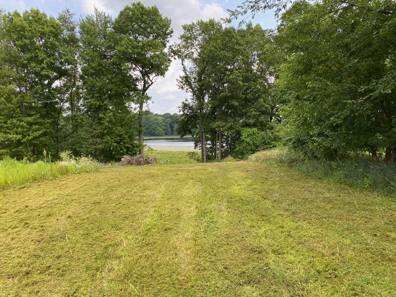 53901 Finch Road - Photo 1