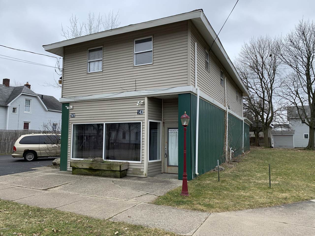 143 Burr Oak Street - Photo 1