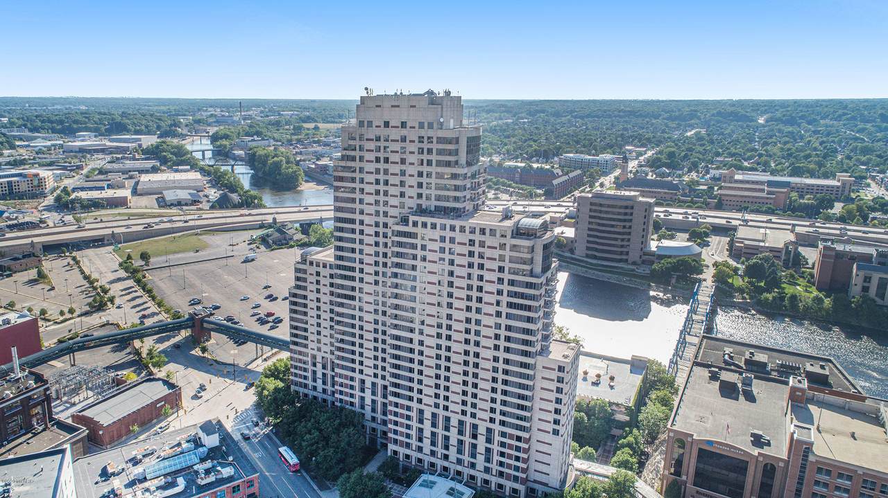 64 Campau Circle - Photo 1