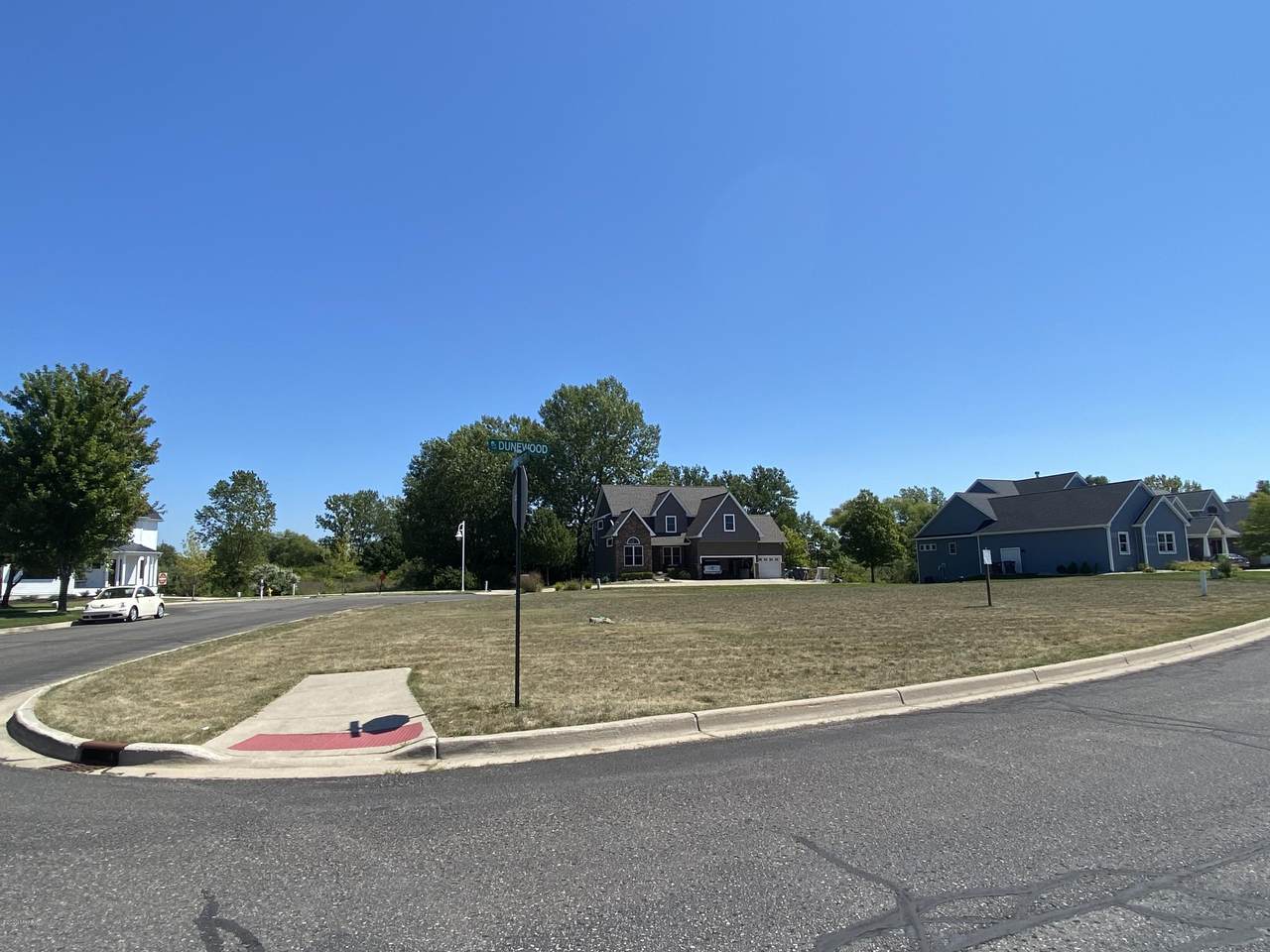 501 Dunewood - Photo 1