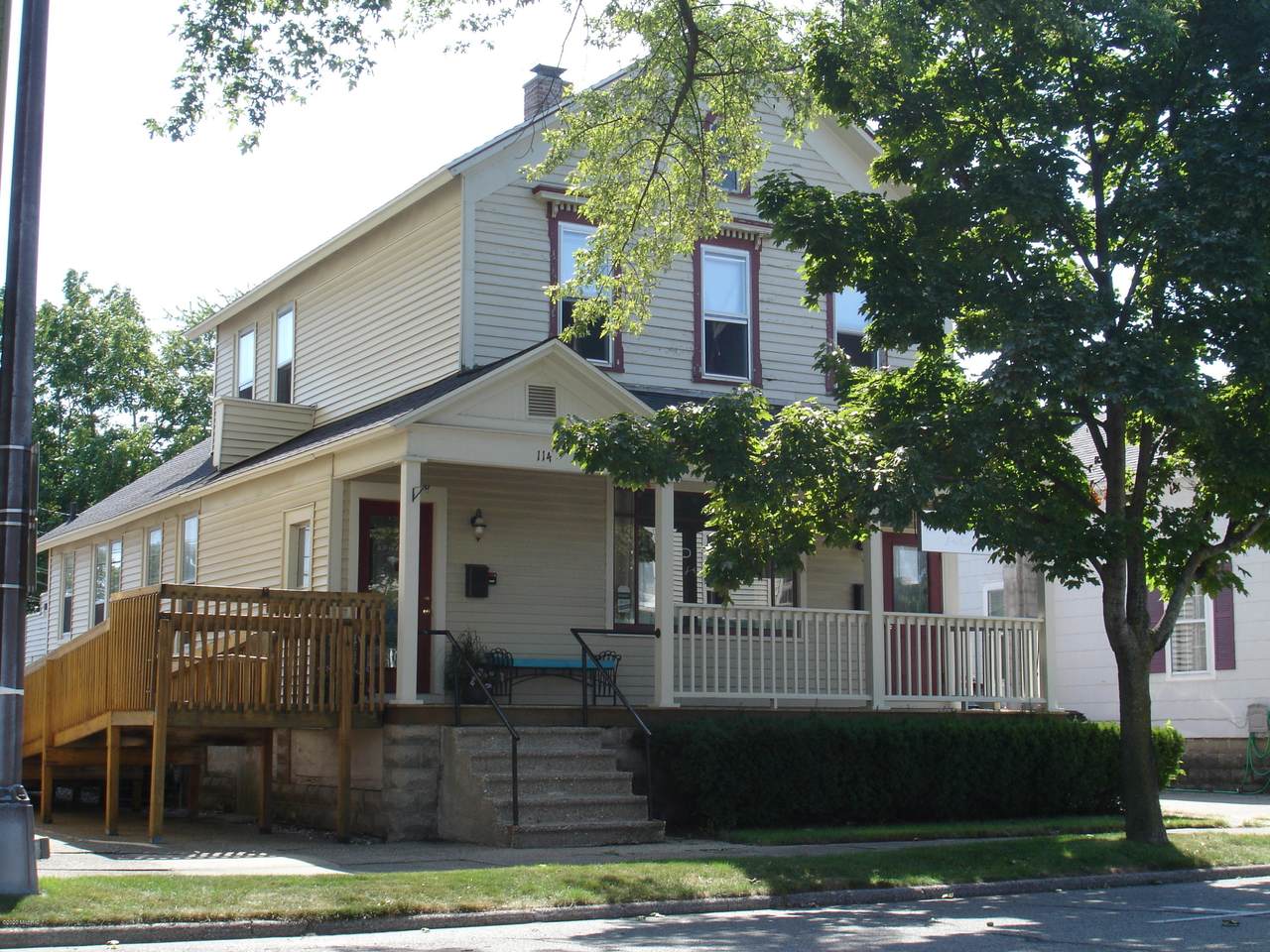 114 7th Street - Photo 1