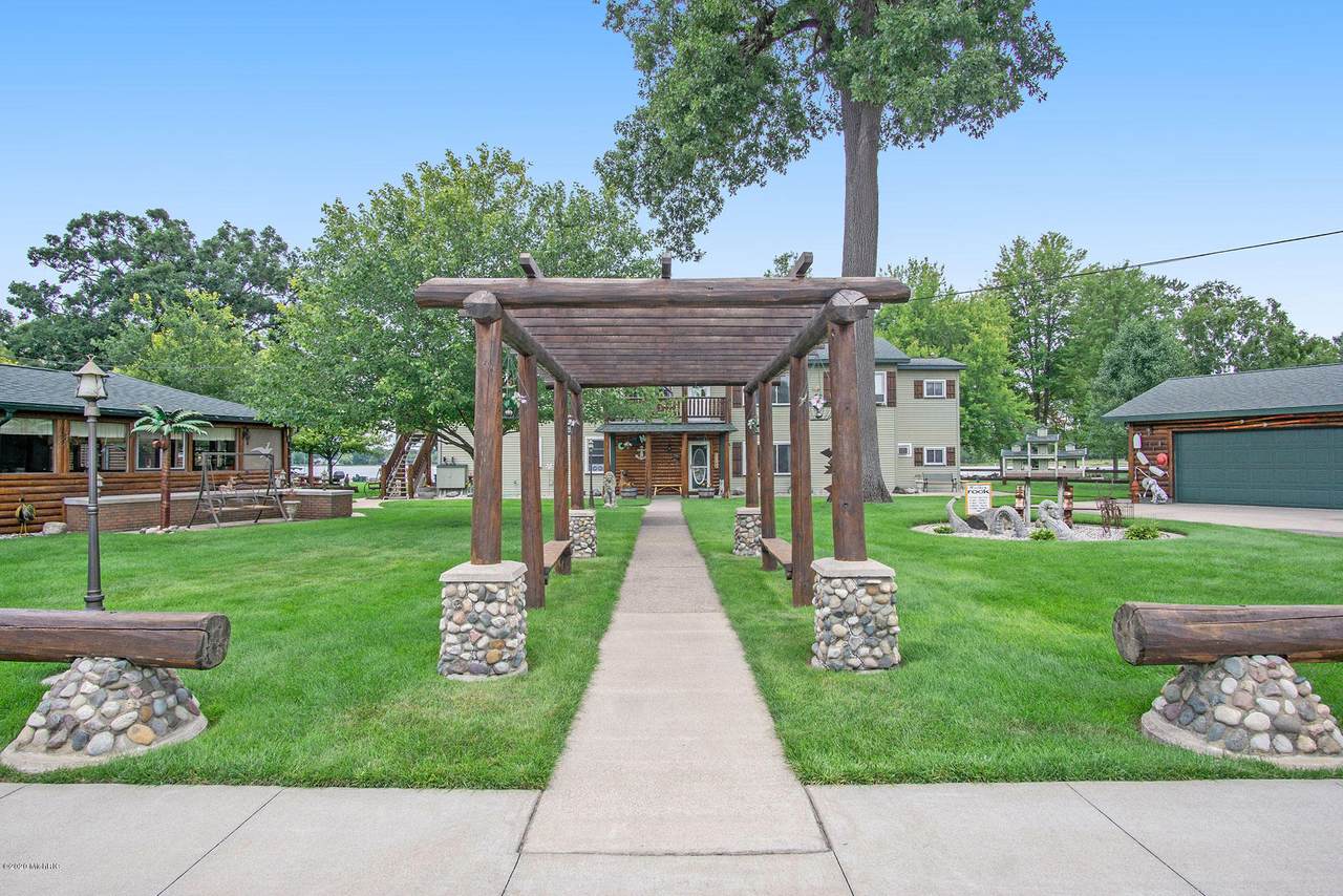 2928 Middle Lake Road - Photo 1