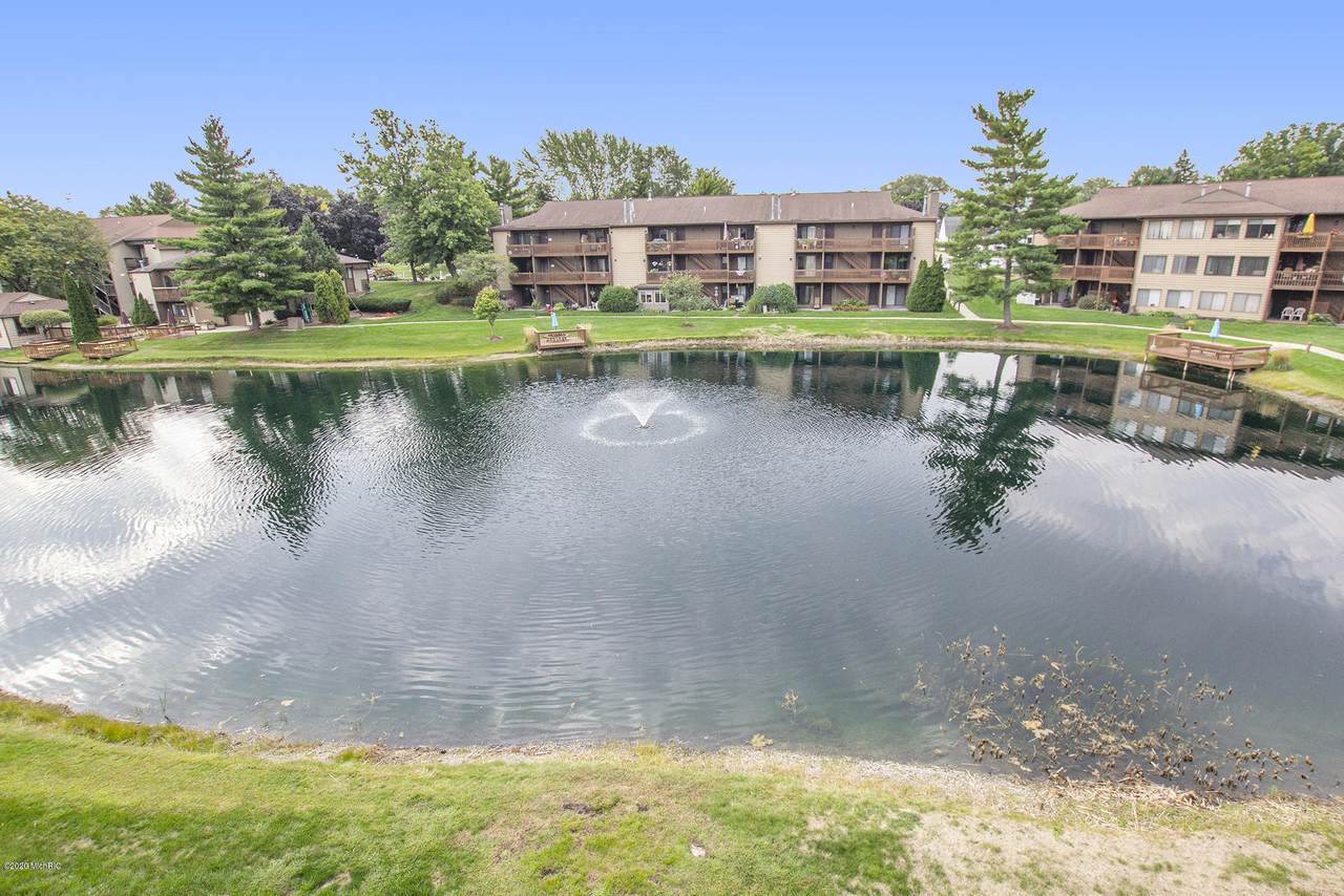 2955 Byron Center Avenue - Photo 1