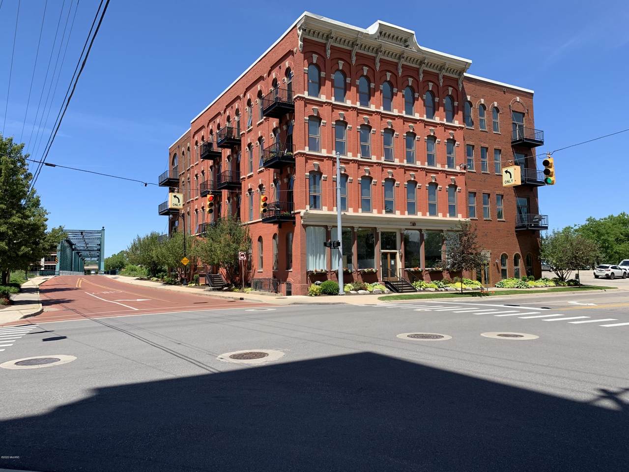 801 Monroe Avenue - Photo 1