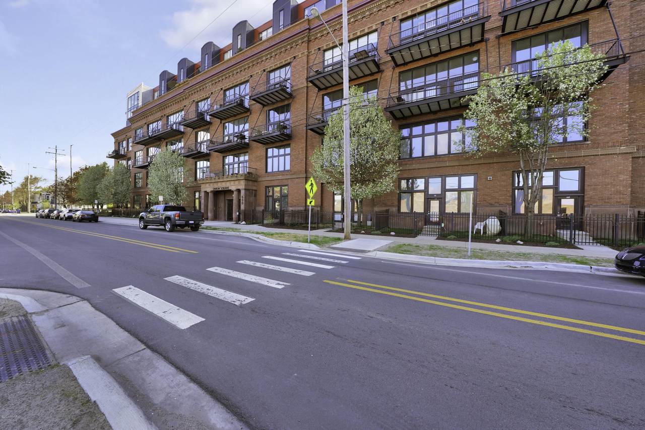 600 Broadway Avenue - Photo 1