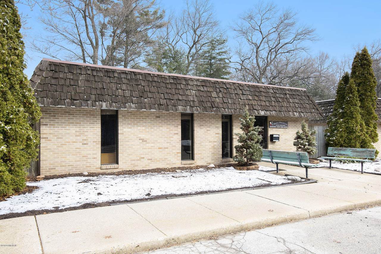 1784 Oak Avenue - Photo 1