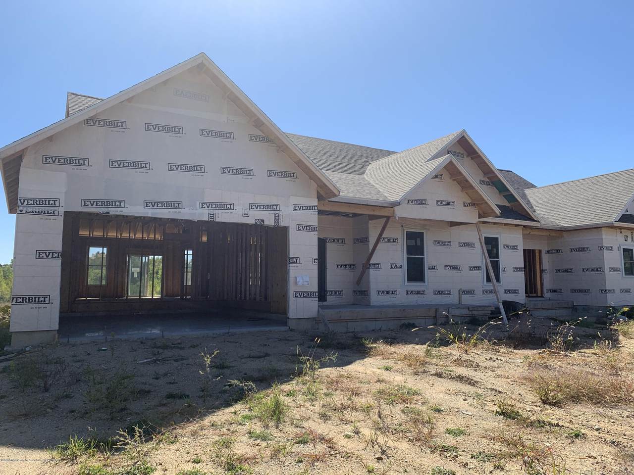 621 Pineview Drive - Photo 1