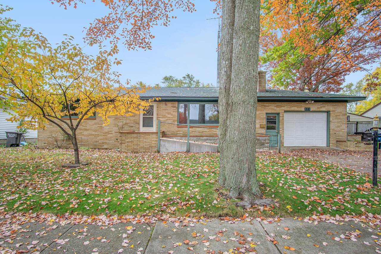 971 Sherwood Road - Photo 1