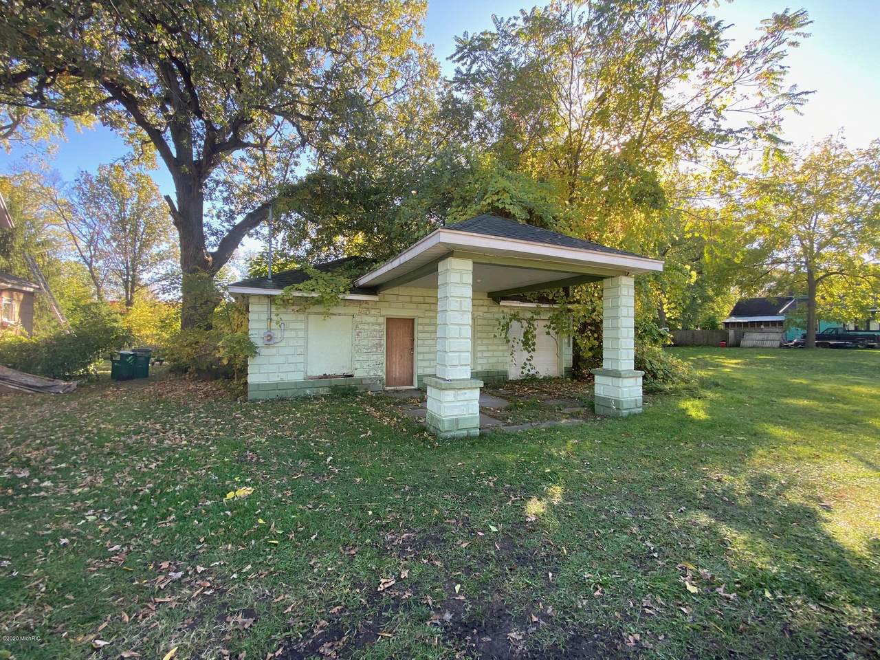 493 Upton Avenue - Photo 1