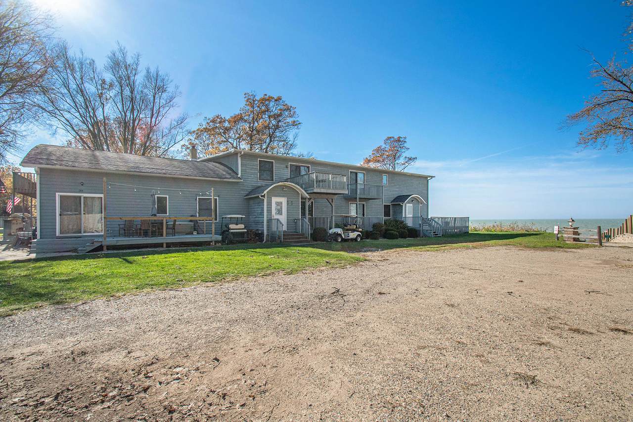 4766 Arbor Avenue - Photo 1
