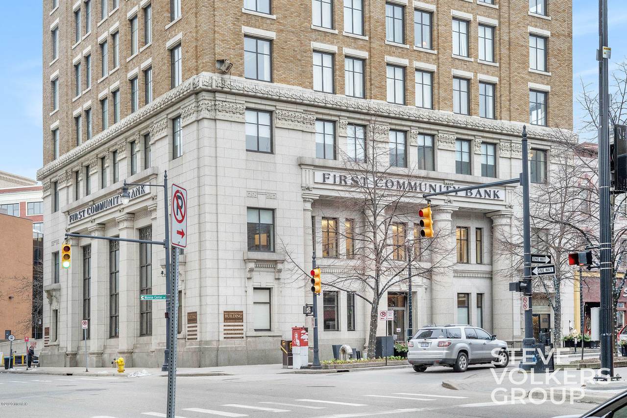 60 Monroe Center Street - Photo 1