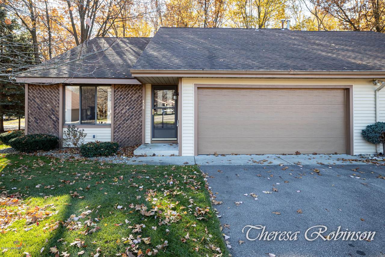 458 Cherry Lane - Photo 1