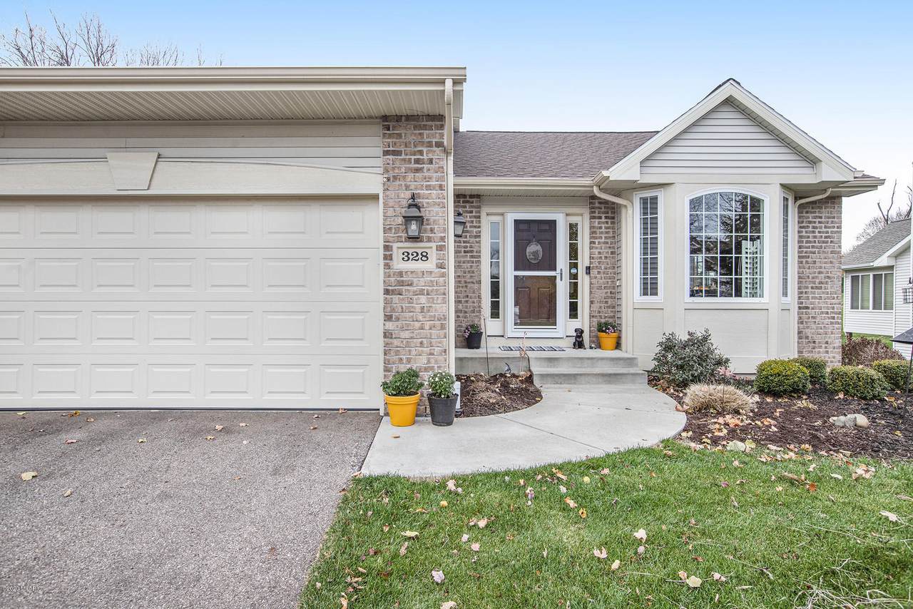328 Round Hill Road - Photo 1