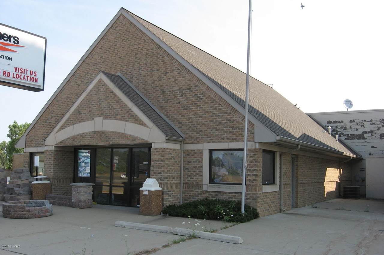 3900 Dickman Road - Photo 1