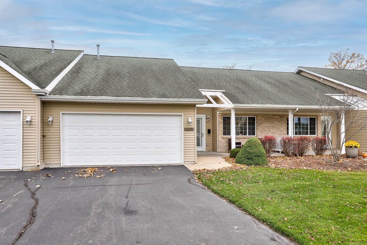 1100 Fountain View Circle - Photo 1