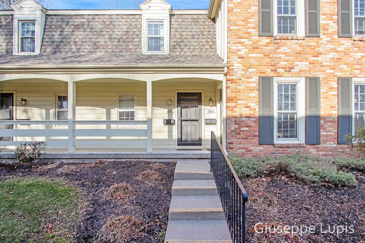 2533 Abbington Drive - Photo 1