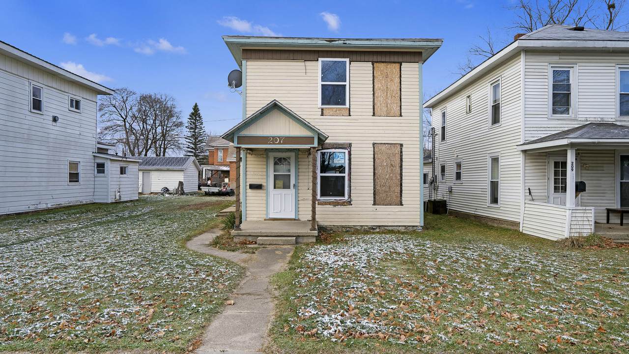 207 3rd Avenue - Photo 1