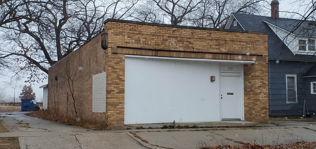 2712 7th Street - Photo 1