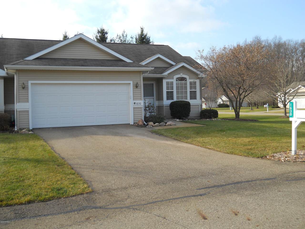 1630 Linden Trail - Photo 1