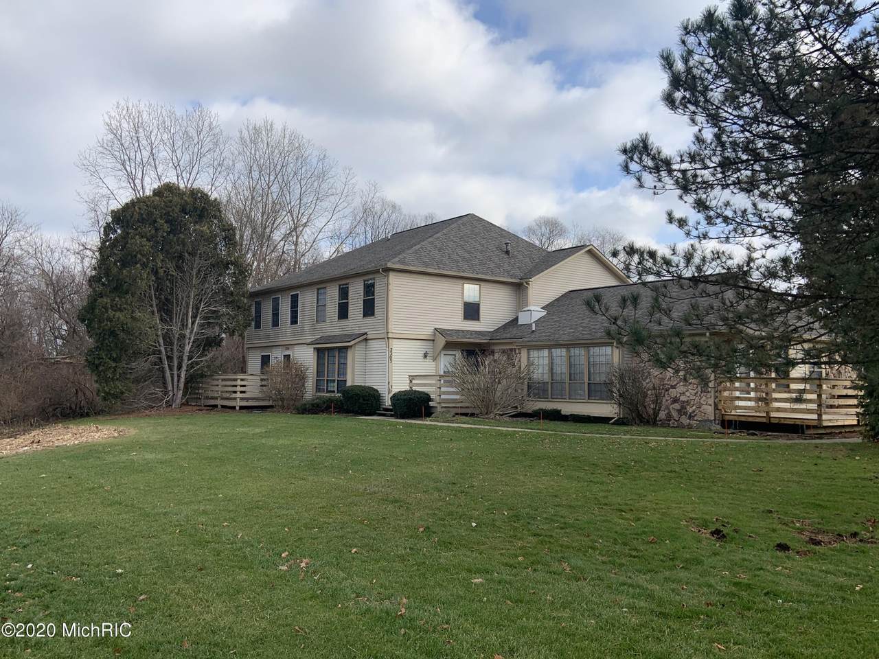 2303 Quail Run Drive - Photo 1