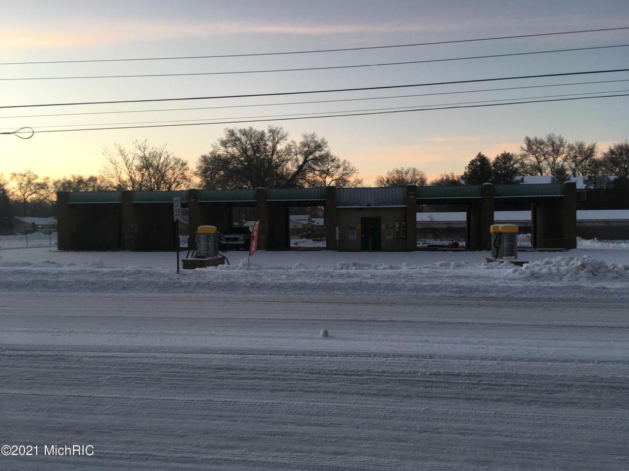 2033 Marquette Avenue - Photo 1