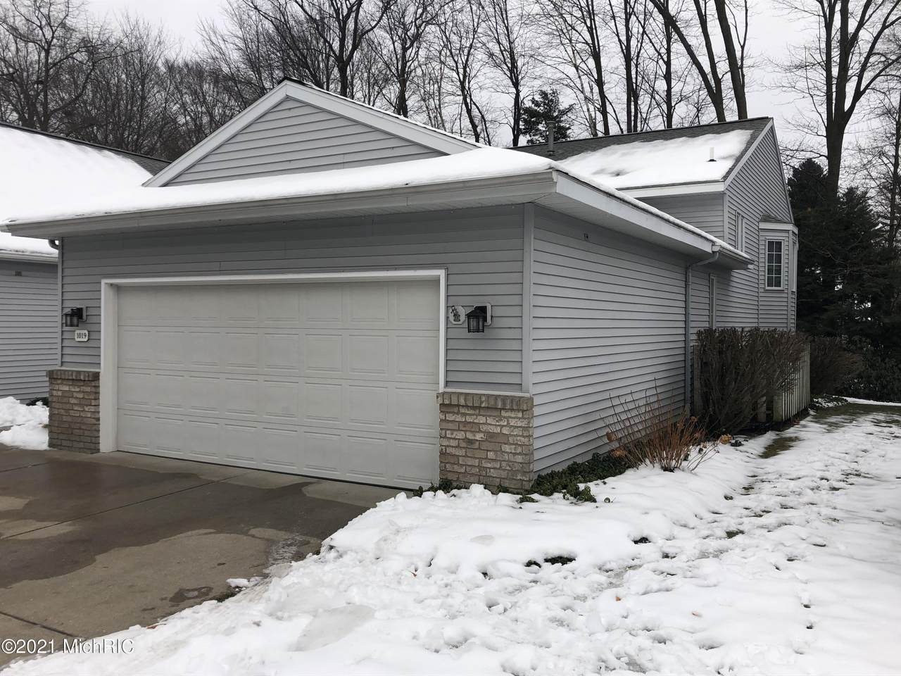 1019 Hidden Creek Drive - Photo 1
