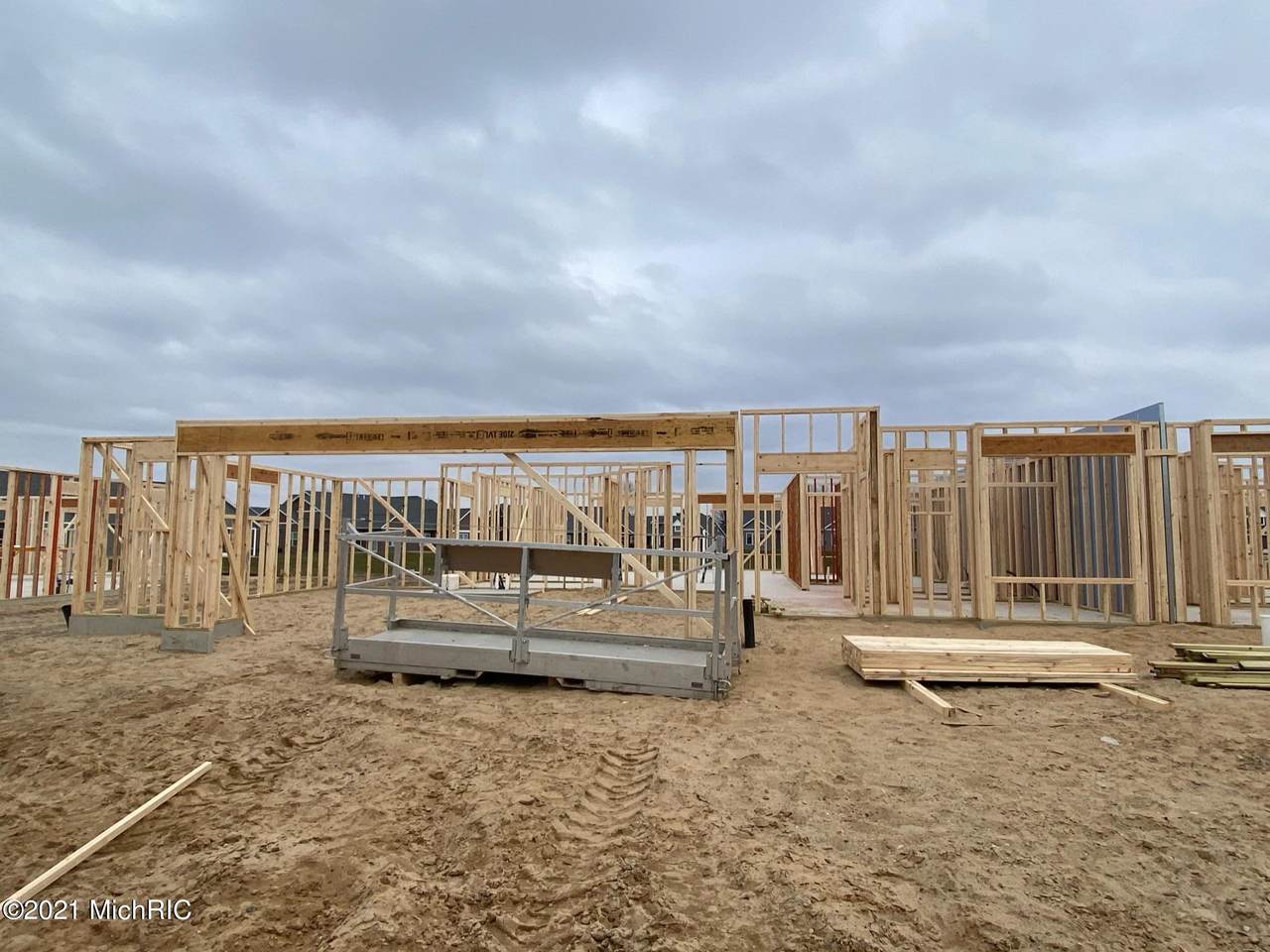 4711 Wind Drive - Photo 1