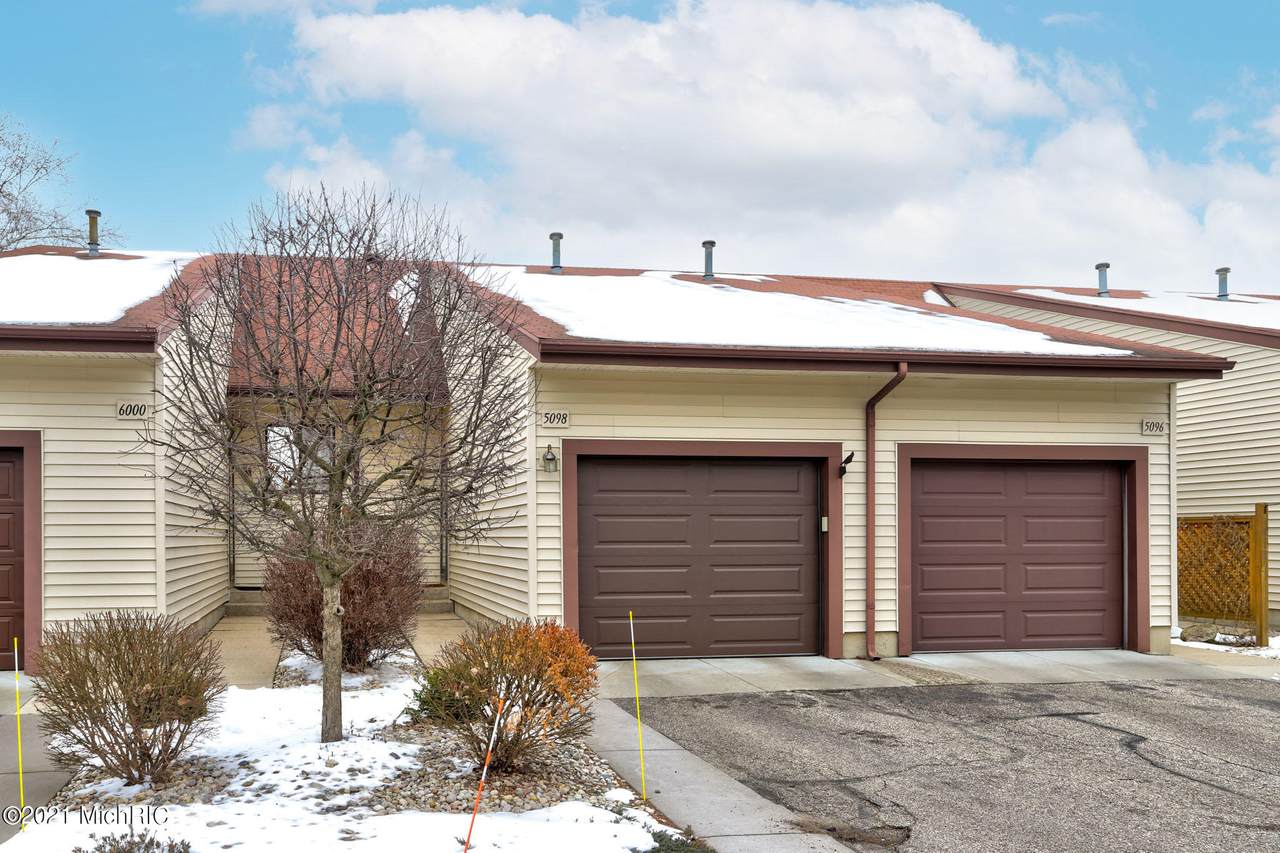 5098 Waterside Drive - Photo 1