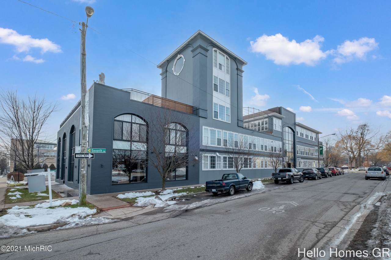 600 7th Street - Photo 1