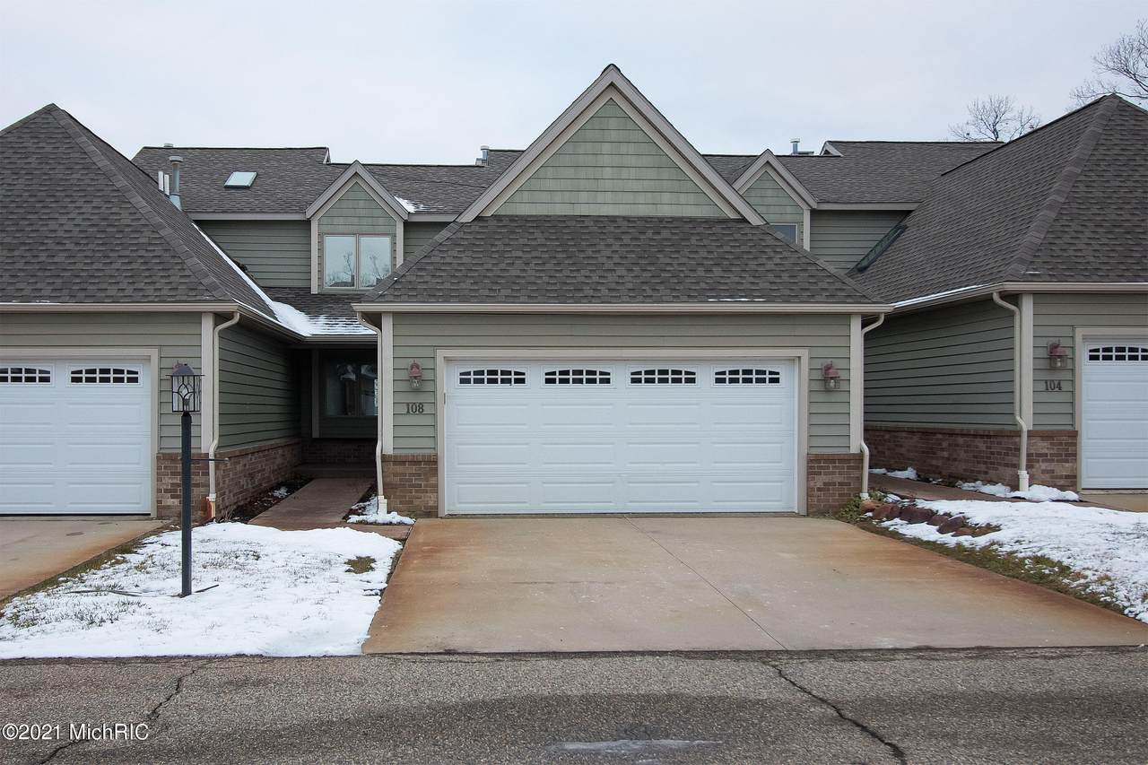 108 Clubhouse Drive - Photo 1