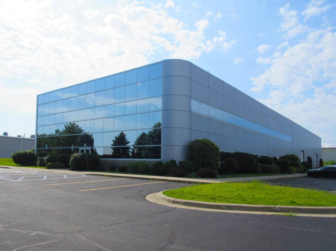 4250 Commercial Avenue - Photo 1