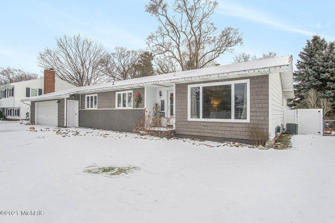 710 Dexter Street - Photo 1