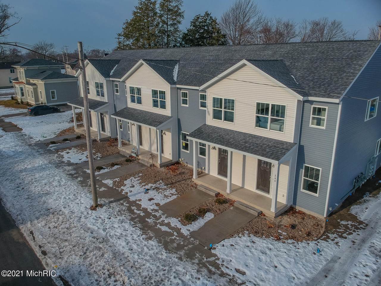 248 Monroe Avenue - Photo 1