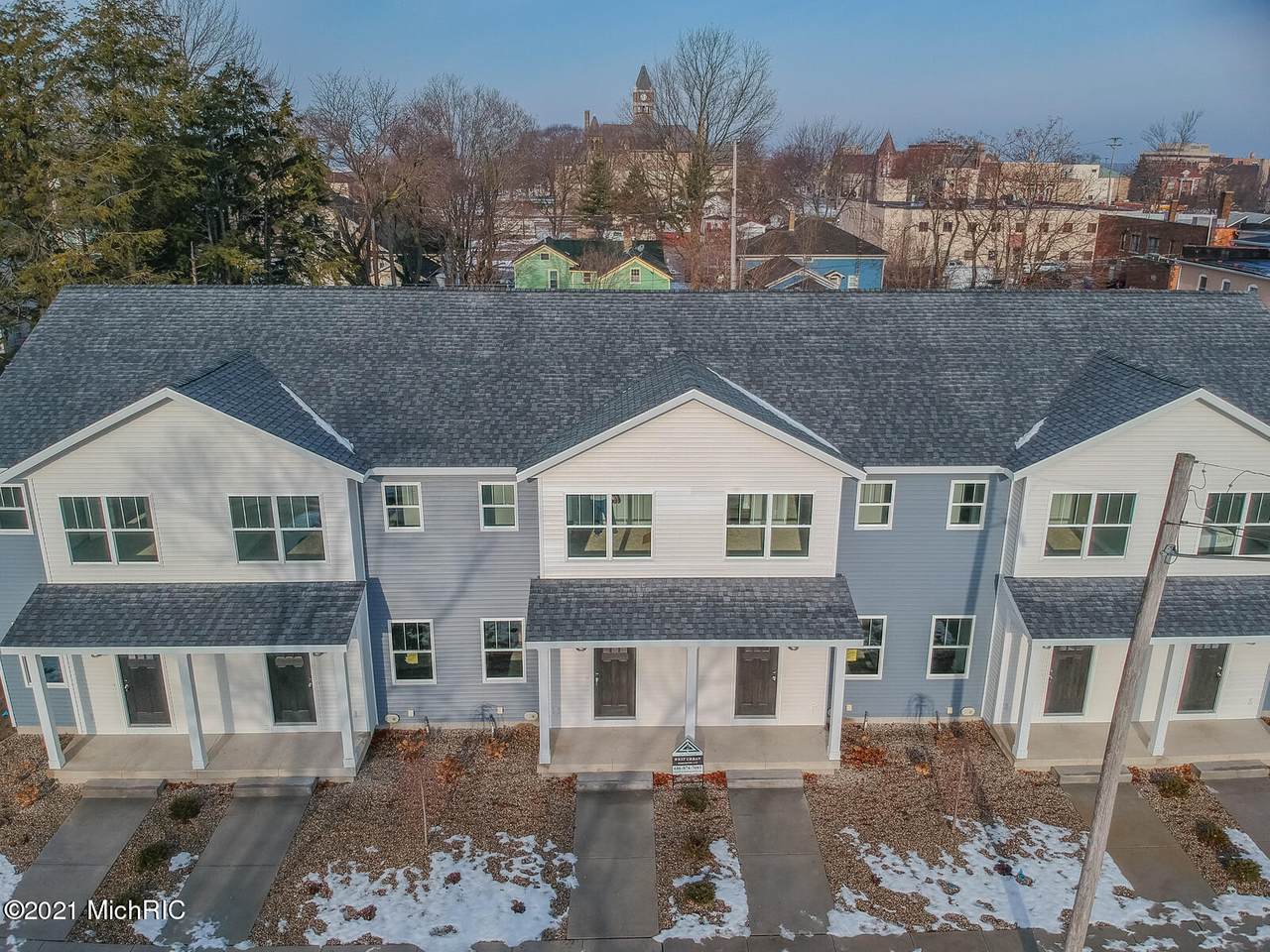250 Monroe Avenue - Photo 1
