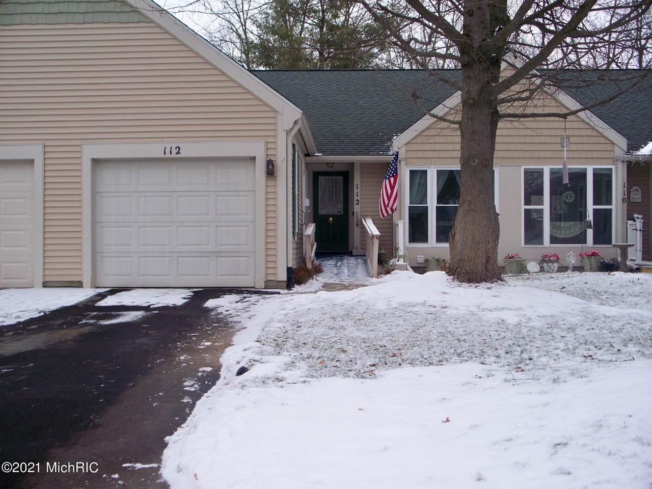112 Blossom Drive - Photo 1