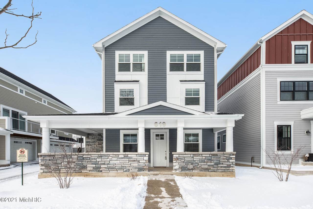 619 Fairview Avenue - Photo 1