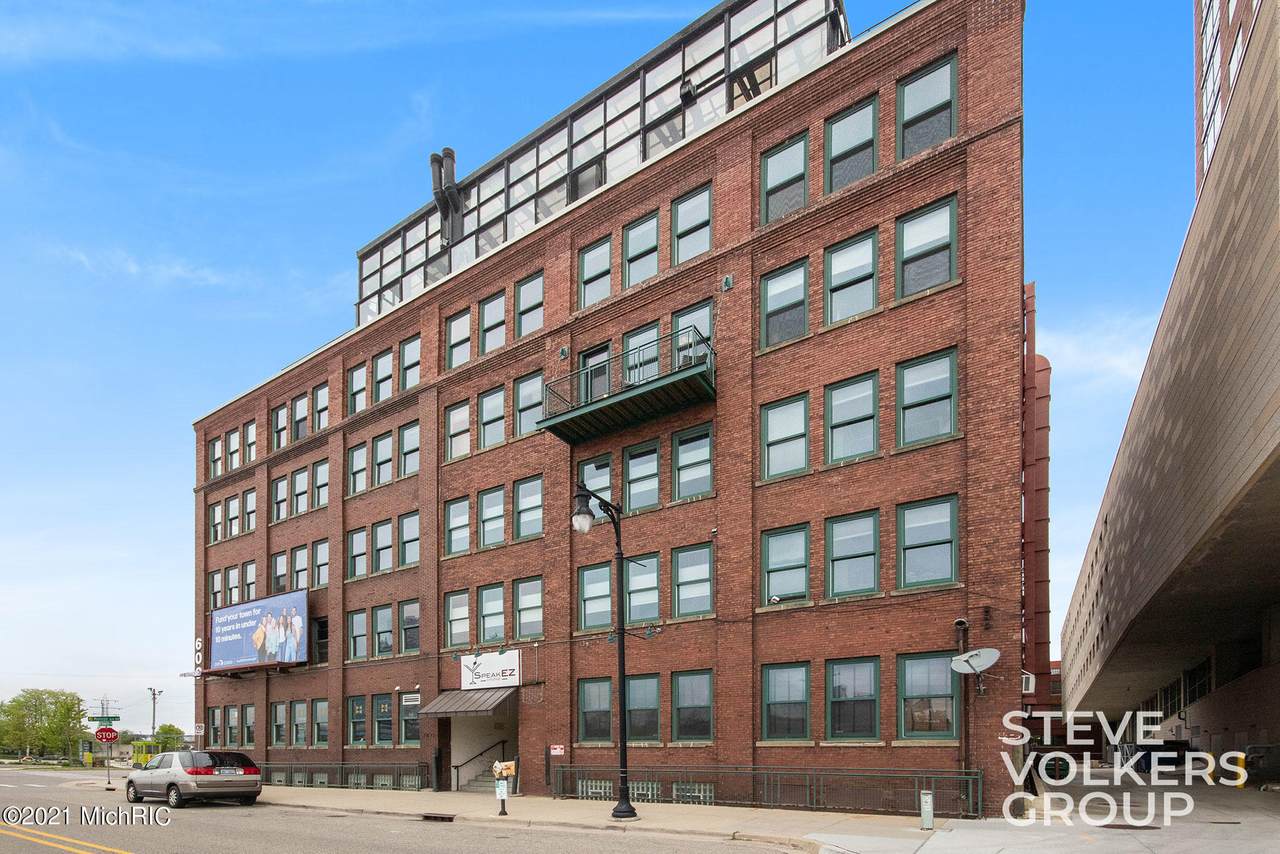 600 Monroe Avenue - Photo 1