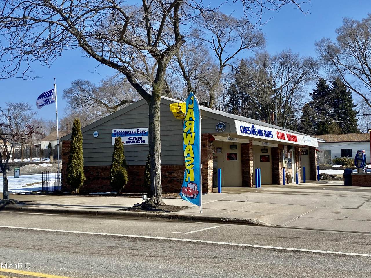 605 James Street - Photo 1