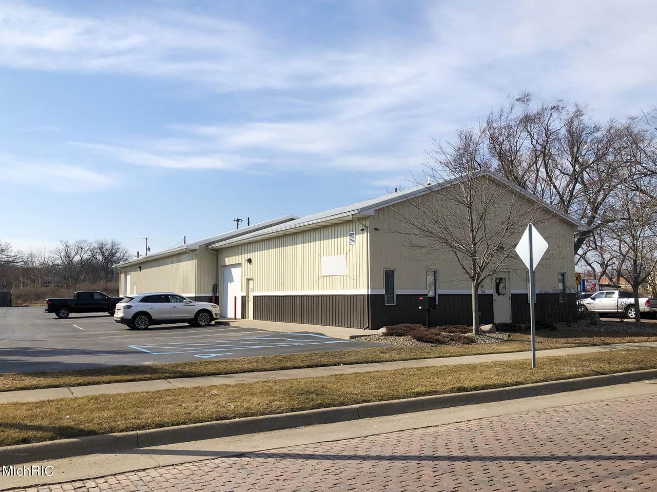 731 Porter Street - Photo 1