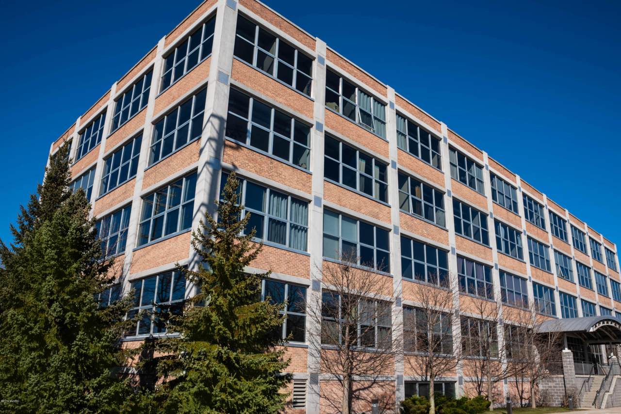 930 Washington Avenue - Photo 1