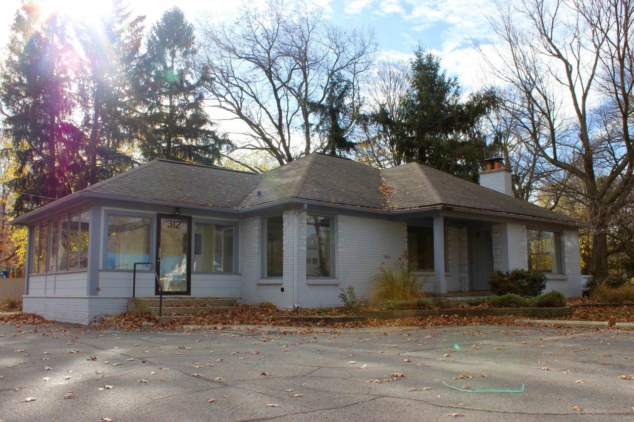 312 Douglas Avenue - Photo 1