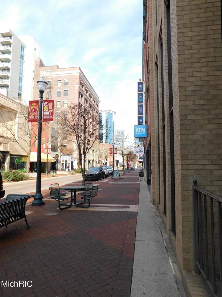 125 Kalamazoo Mall - Photo 1