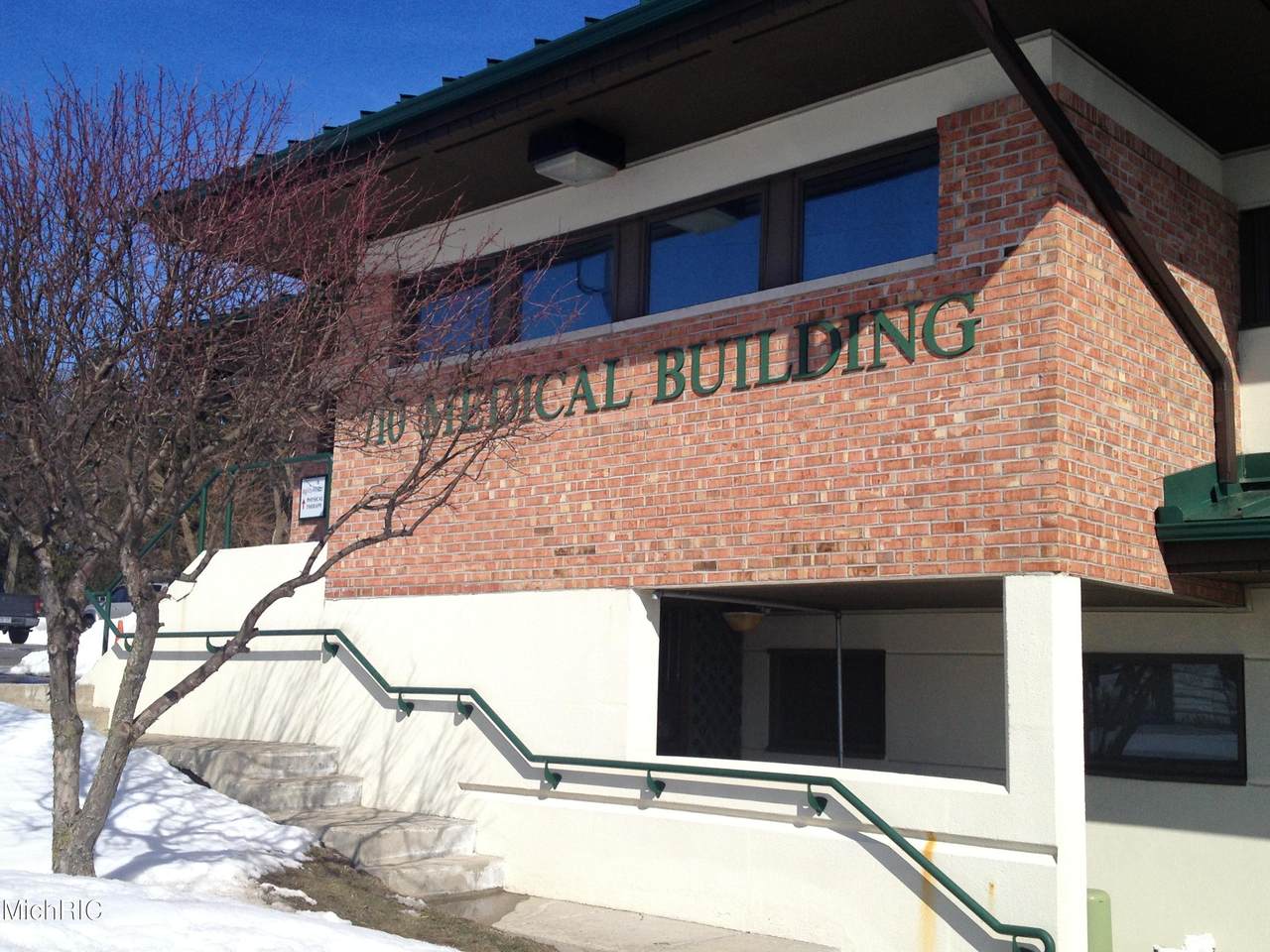 710 North Avenue - Photo 1