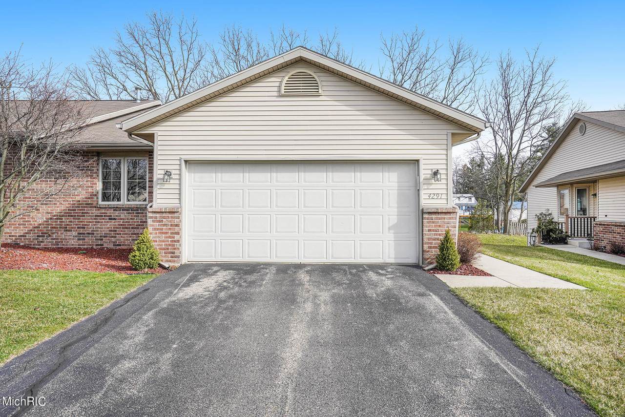 4291 Oak Ridge Drive - Photo 1